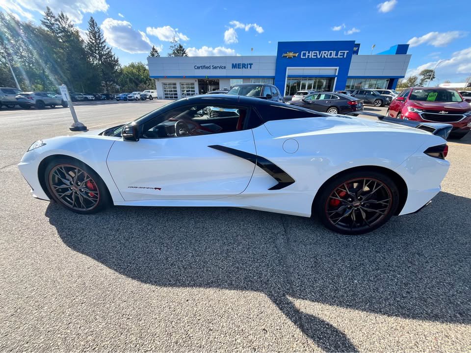 Used 2022 Chevrolet Corvette Stingray Premium Conv w/ Z51 Performance Package RWD image 8
