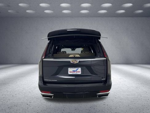 Used 2023 Cadillac Escalade Premium Luxury w/ Performance Package AWD/4WD image 18