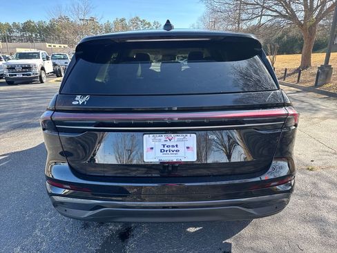 Used 2025 Lincoln Nautilus Premier w/ Equipment Group 102A image 6