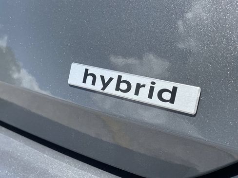 New 2025 Hyundai Elantra Limited FWD image 19