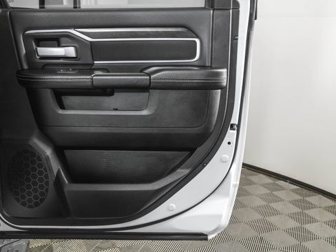 Used 2024 RAM 2500 Big Horn w/ Night Edition image 41