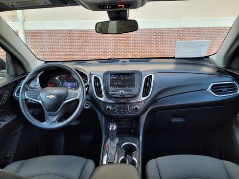 Used 2019 Chevrolet Equinox LT w/ Driver Convenience Package image 8