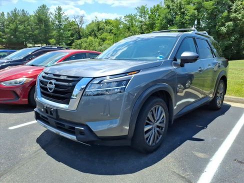 Used 2023 Nissan Pathfinder SL w/ SL Premium Package AWD/4WD image 2