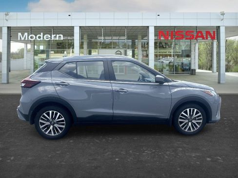 Certified 2023 Nissan Kicks SV FWD image 6
