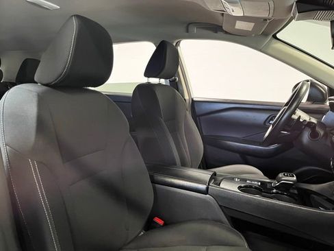 Used 2024 Nissan Rogue S FWD image 10