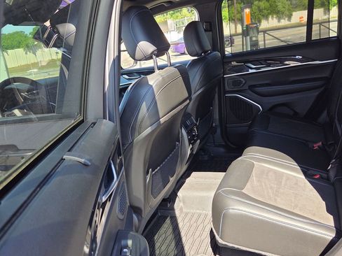 Used 2023 Jeep Grand Cherokee Trailhawk 4xe AWD/4WD image 7