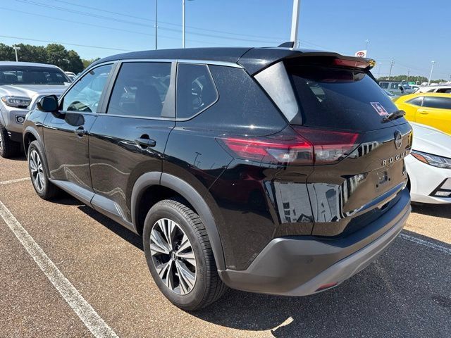Used 2023 Nissan Rogue SV FWD image 4