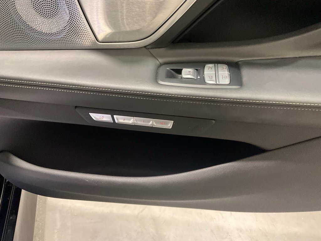 Used 2017 BMW ALPINA B7 xDrive AWD/4WD image 20