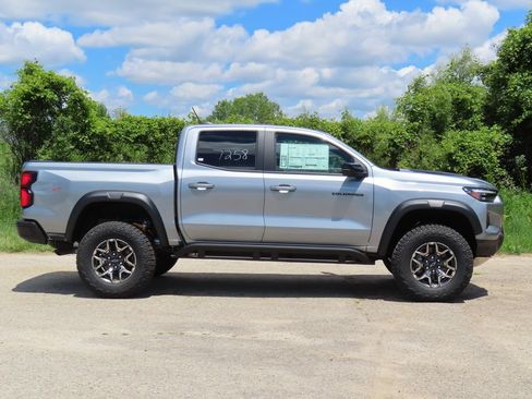 New 2026 Chevrolet Colorado ZR2 w/ Technology Package AWD/4WD image 2