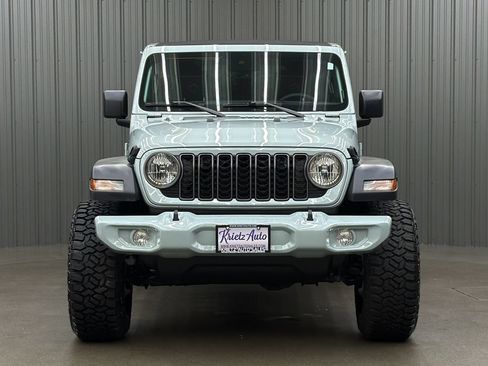 Used 2024 Jeep Wrangler Unlimited Sport AWD/4WD image 8