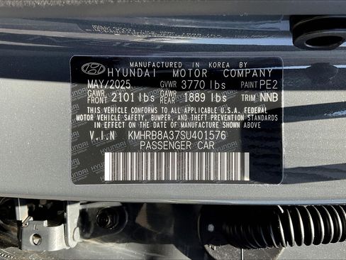 New 2025 Hyundai Venue SE image 8