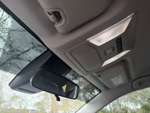 Used 2022 Toyota RAV4 LE image 29