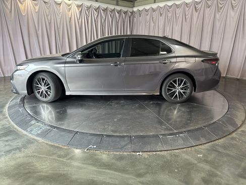 Used 2023 Toyota Camry SE FWD image 5