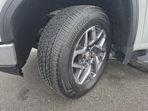 Used 2024 GMC Sierra 1500 SLT w/ SLT Convenience Package image 32