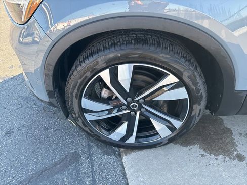 Certified 2023 Volvo XC40 B5 Ultimate w/ Protection Package Premier AWD/4WD image 12