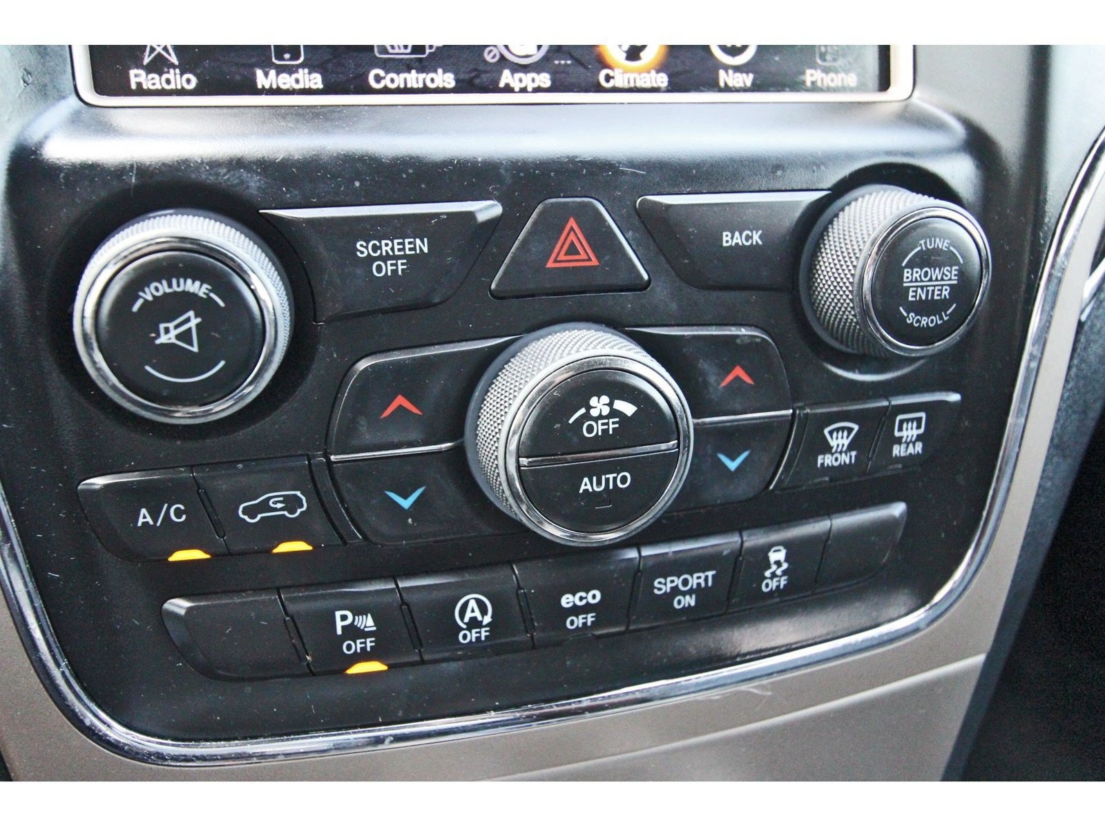Used 2017 Jeep Grand Cherokee Overland RWD image 16
