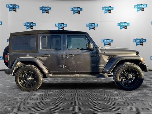 Certified 2019 Jeep Wrangler Unlimited Sahara image 6