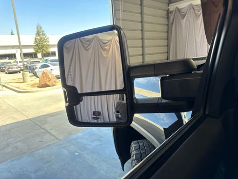 Used 2018 GMC Sierra 2500 Denali w/ Duramax Plus Package AWD/4WD image 21