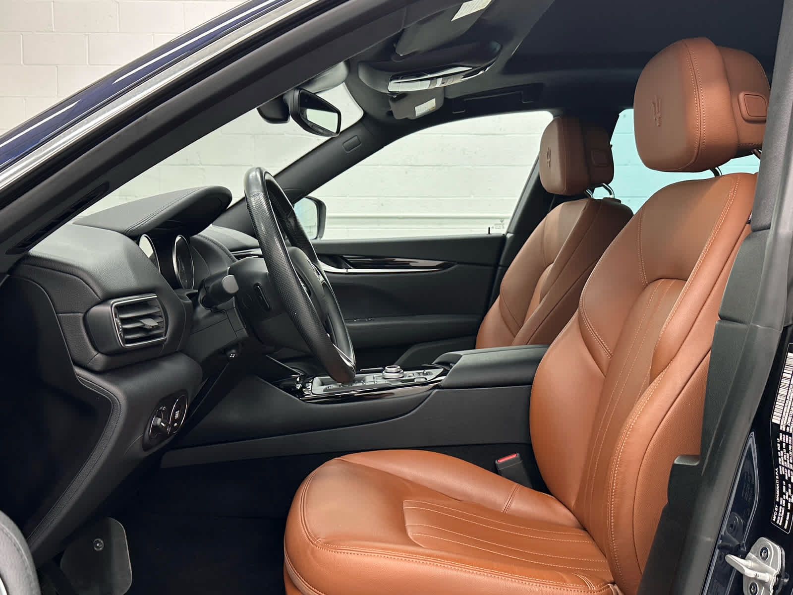 Used 2023 Maserati Levante GT AWD/4WD image 11