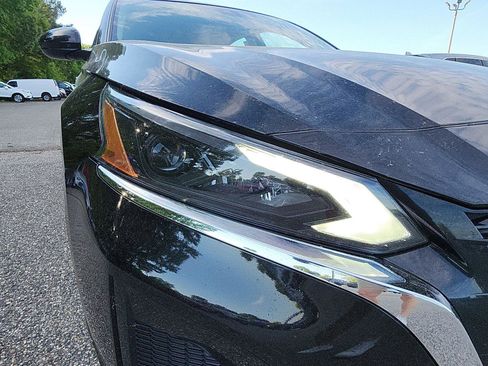 Used 2024 Nissan Altima 2.5 SV w/ SV Premium Package FWD image 9