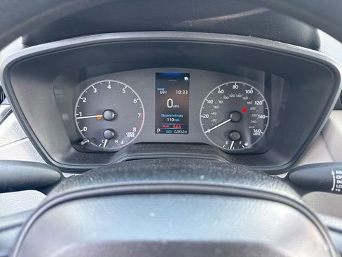 Certified 2024 Toyota Corolla Cross L image 25