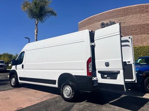 Used 2025 RAM ProMaster 2500 w/ Convenience Group FWD image 15