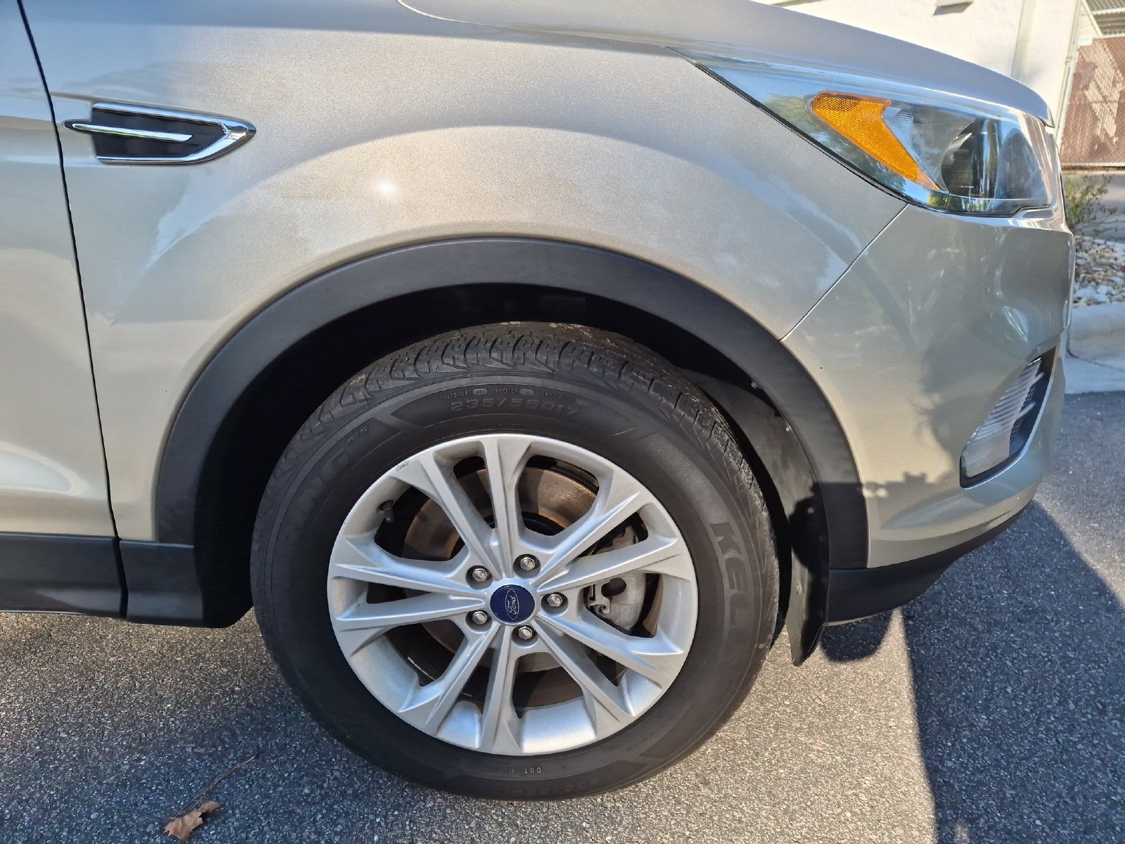 Used 2018 Ford Escape SE AWD/4WD image 10