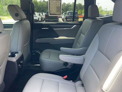 Used 2024 GMC Acadia Elevation w/ Luxury Package FWD image 25