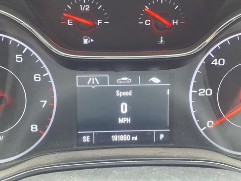 Used 2018 Chevrolet Cruze LT w/ LT Convenience Package FWD image 12