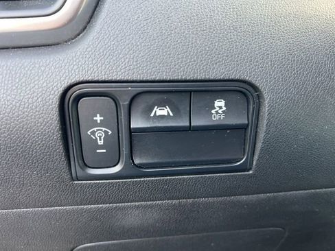 Certified 2021 Kia Sorento S w/ Panoramic Sunroof Package image 11