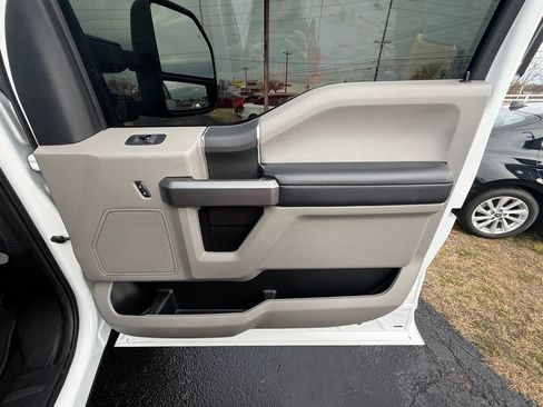 Used 2019 Ford F250 XLT w/ Snow Plow Prep Package image 22