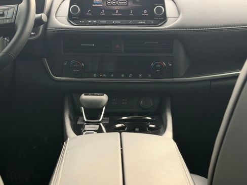 Used 2026 Nissan Rogue SV w/ SV Premium Package image 33