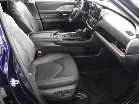 Used 2024 Toyota Grand Highlander Limited image 25