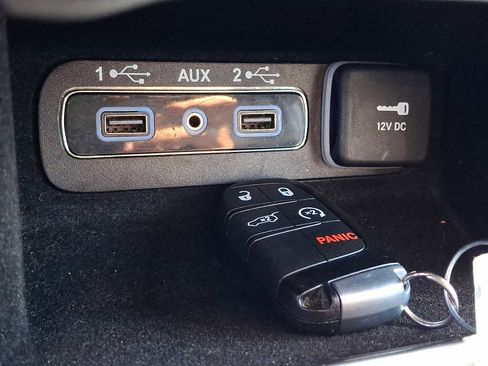 Used 2019 Jeep Grand Cherokee Overland AWD/4WD image 26