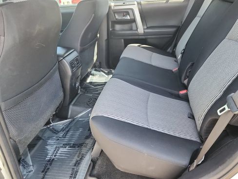Used 2022 Toyota 4Runner SR5 AWD/4WD image 10