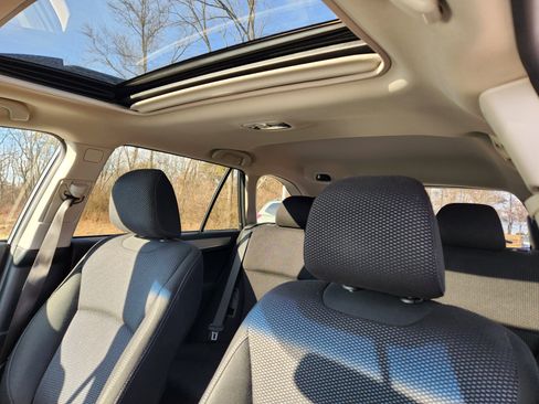 Used 2018 Subaru Outback 2.5i Premium image 12