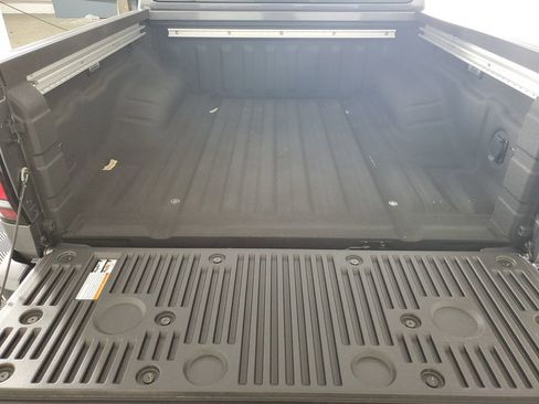 New 2025 Nissan Frontier SV w/ SV Convenience Package image 30