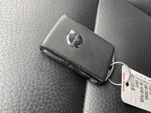 Used 2025 Volvo V60 B5 Cross Country Plus image 23