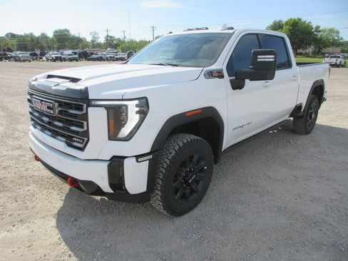 New 2026 GMC Sierra 2500 AT4 w/ AT4 Premium Plus Package AWD/4WD image 11