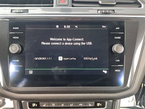 Used 2020 Volkswagen Tiguan SE image 24