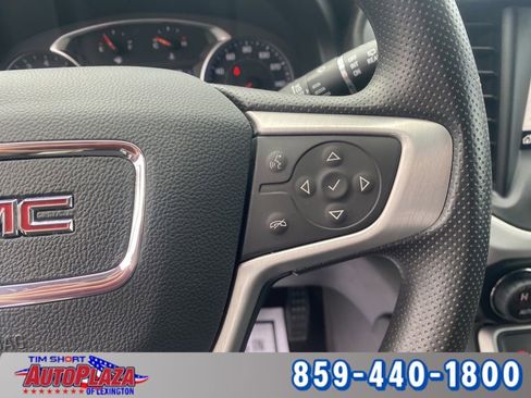 Used 2023 GMC Acadia SLE w/ Driver Convenience Package image 14