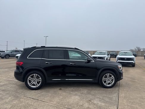 Used 2021 Mercedes-Benz GLB 250 4MATIC image 8