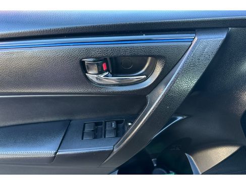 Used 2017 Toyota Corolla SE w/ Carpet Mat Package (TMS) image 12