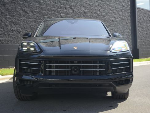 Certified 2025 Porsche Cayenne S AWD/4WD image 10
