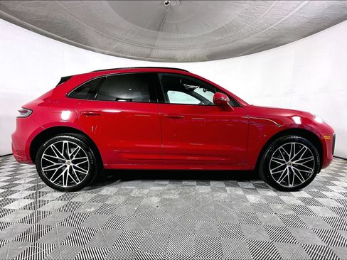 Used 2026 Porsche Macan AWD/4WD image 8