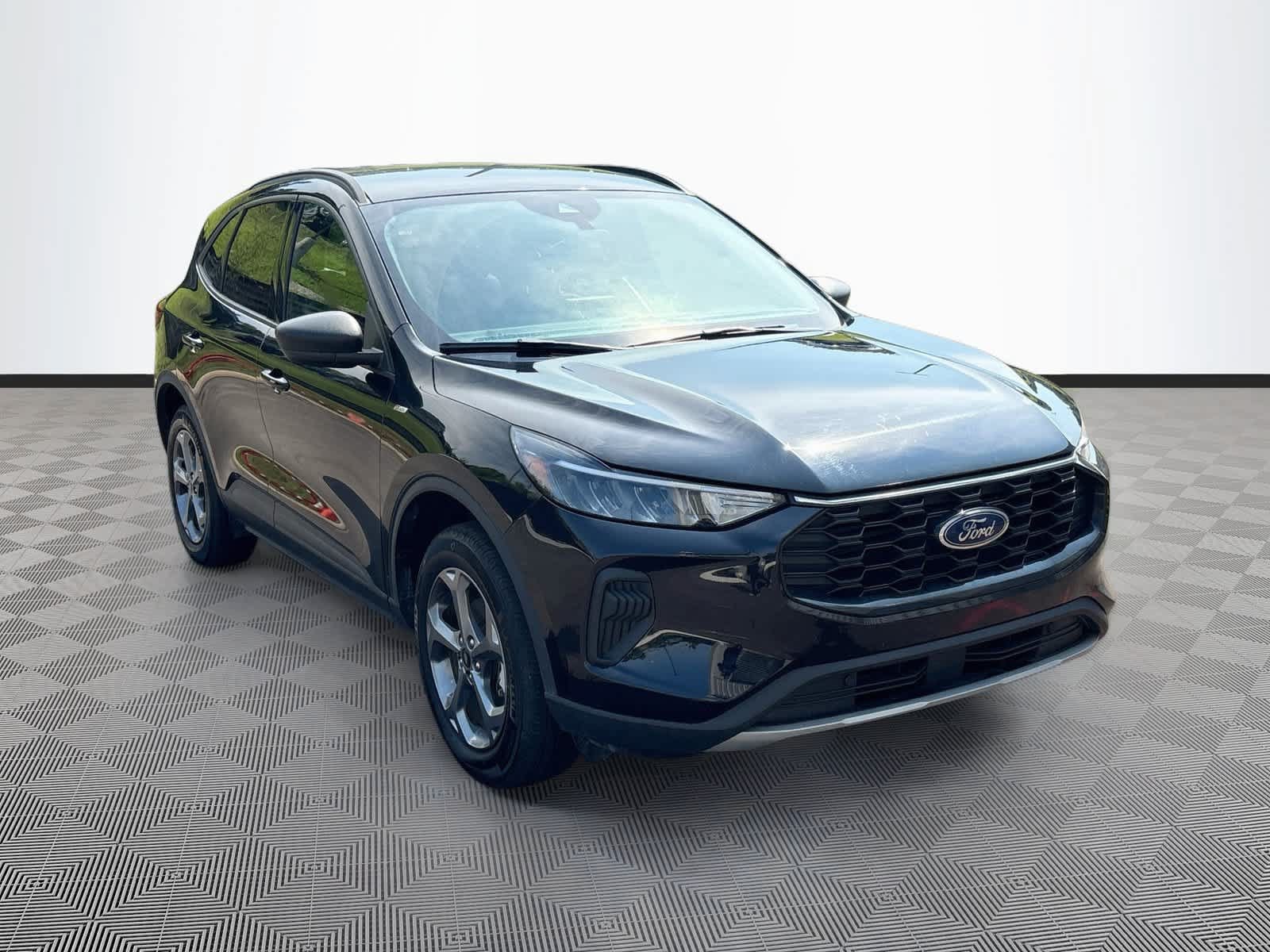 Used 2025 Ford Escape ST-Line AWD/4WD image 3