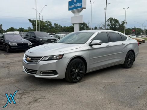 Used 2018 Chevrolet Impala LT w/ LT Convenience Package FWD image 3