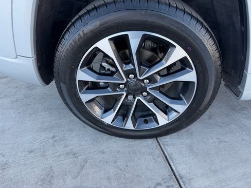 Used 2023 Jeep Grand Cherokee Overland w/ Adv Protech Group III image 27