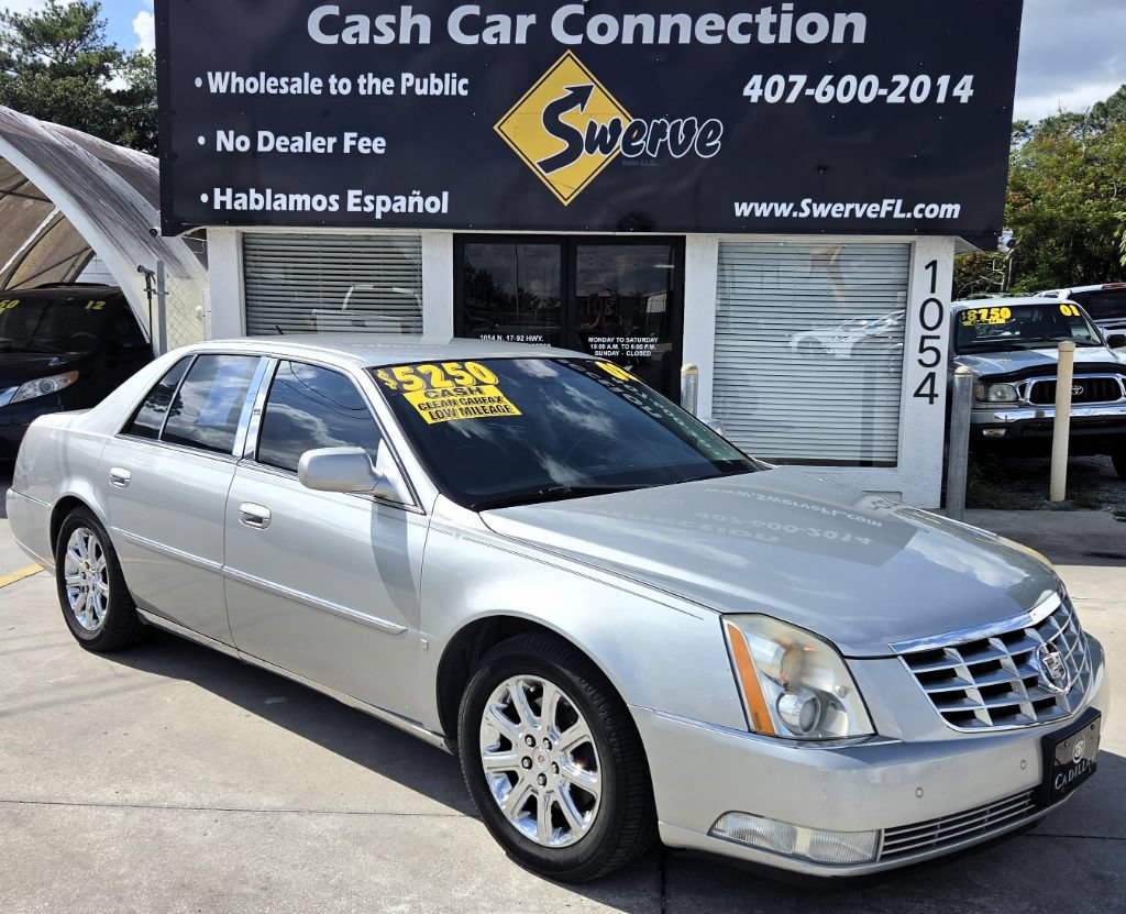 Used 2008 Cadillac DTS FWD image 1