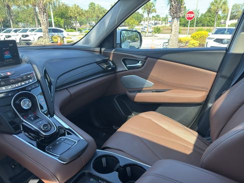 Certified 2025 Acura RDX SH-AWD w/ Advance Package image 28